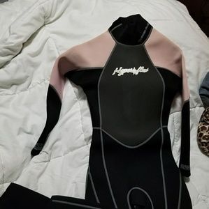 Nwt girls wetsuit